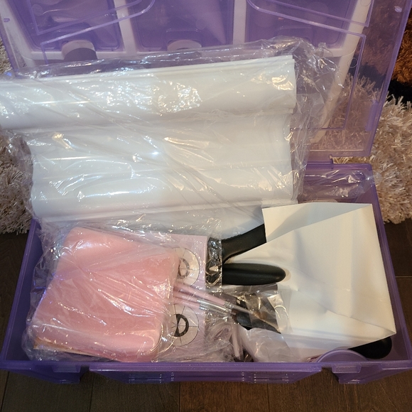 Wilton Ultimate Cake Decorating set - Picture 4 of 5